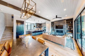 Riverbend Treehouse #2